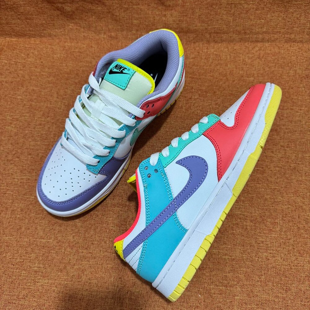 Nike Dunk Low Se Easter Candy White/Green Glow/Sunset - Picture 3 of 6
